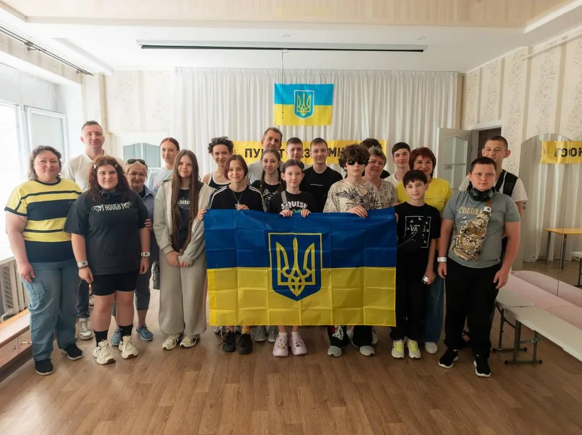 Діти з Херсона вирушили на десятиденний відпочинок до Львівської області, організований за підтримки підприємців та державних структур. 1