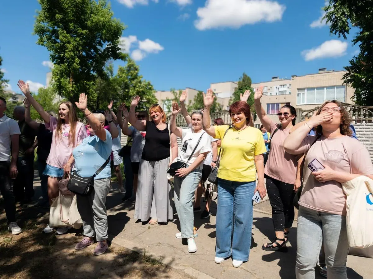Діти з Херсона вирушили на десятиденний відпочинок до Львівської області, організований за підтримки підприємців та державних структур. 5
