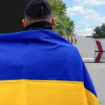 Повернення дітей з окупації, дитина з Херсонщини обіймає рідних після довгої розлуки 6