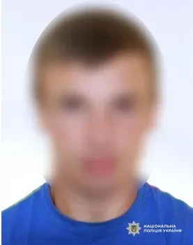 Поліцейські затримують чоловіка, який розповсюджував дитячу порнографію на Херсонщині 2