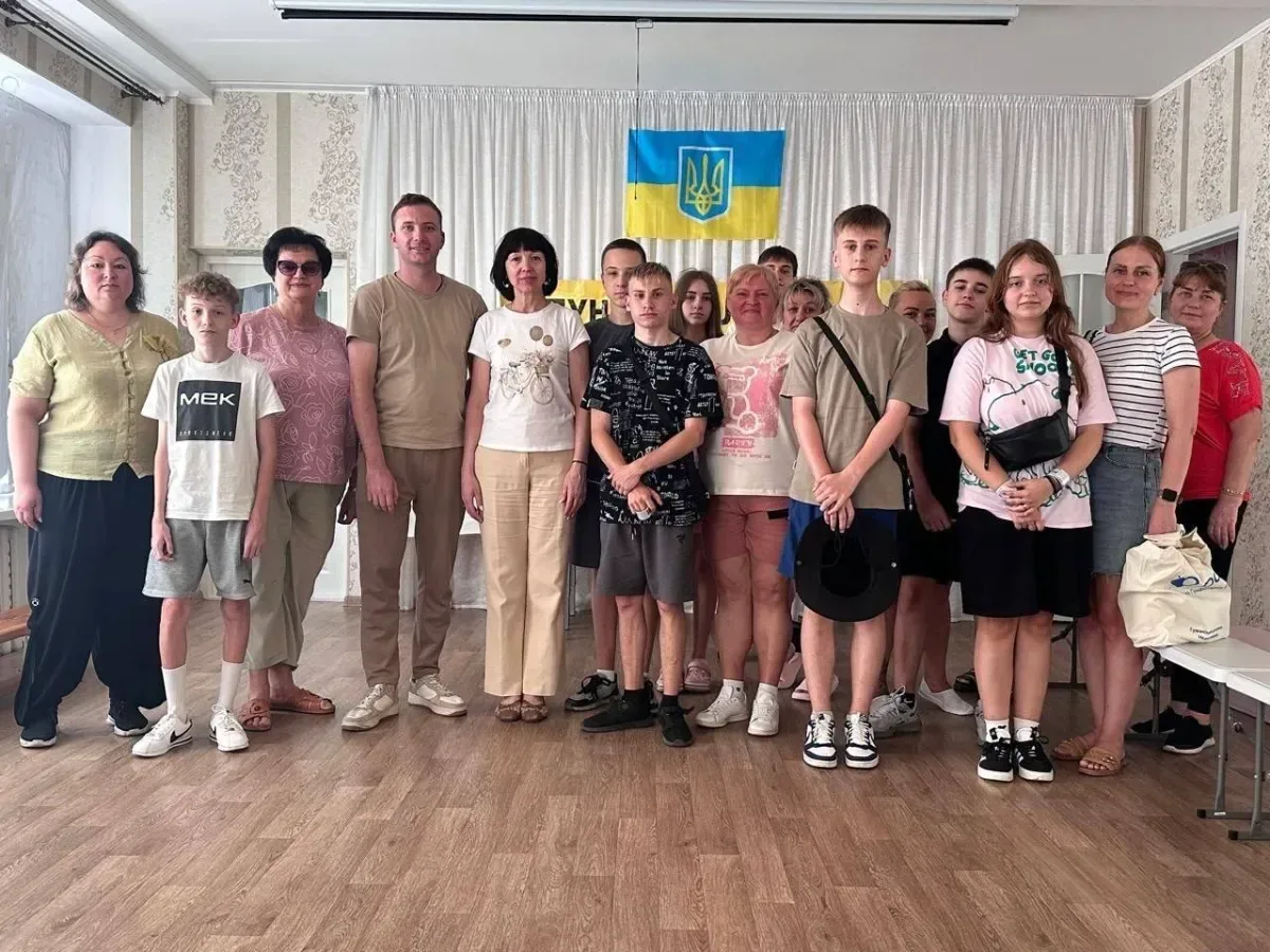Група дітей з Херсона разом із супроводжуючими вирушає на відпочинок до Національного природного парку «Черемоський». 7