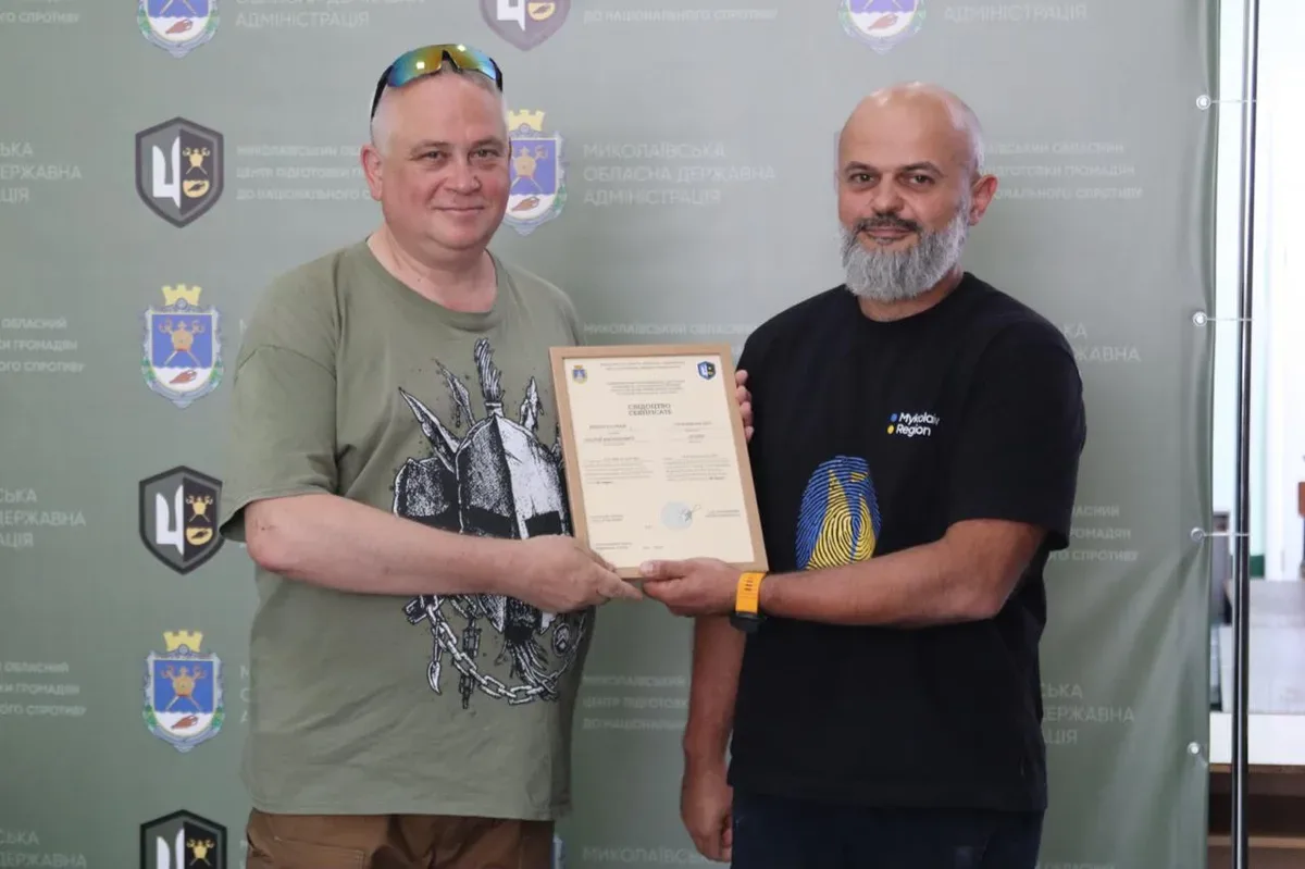Група представників громад Херсонщини під час проходження військової підготовки на полігоні в Миколаївській області. 4