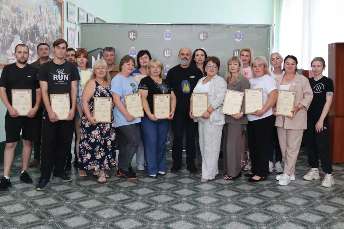 Група представників громад Херсонщини під час проходження військової підготовки на полігоні в Миколаївській області. 7