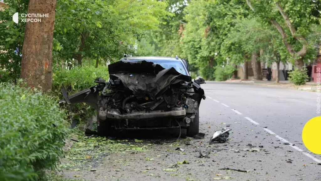 47-річний херсонець поранений після удару дроном по авто в центрі міста