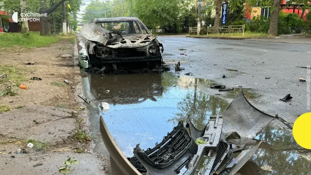 71-річний херсонець поранений після атаки російського дрона на автомобіль