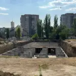 Судова ухвала про арешт майна Максима Сердюка, ексдиректора «Тенсенс», у справі про розкрадання коштів на будівництві підземної школи в Херсоні.