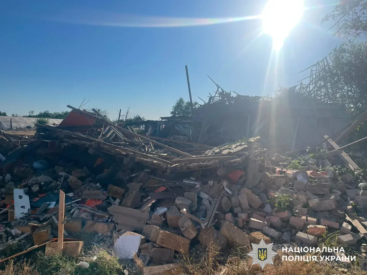 Наслідки російського авіаудару по Білозерській громаді на Херсонщині, пошкоджені будинки 5