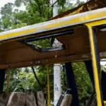 Постраждалий комунальний транспорт Херсона, пошкоджений внаслідок російських обстрілів