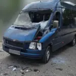 Пошкоджений автобус в Херсоні після удару російського дрона