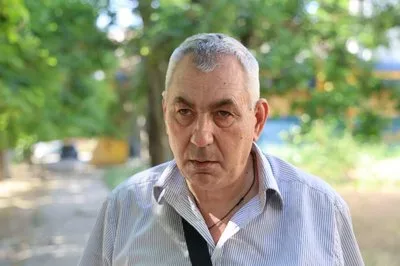 Пошкоджена маршрутка після атаки дрона РФ у Херсоні, на місці працюють рятувальники 2