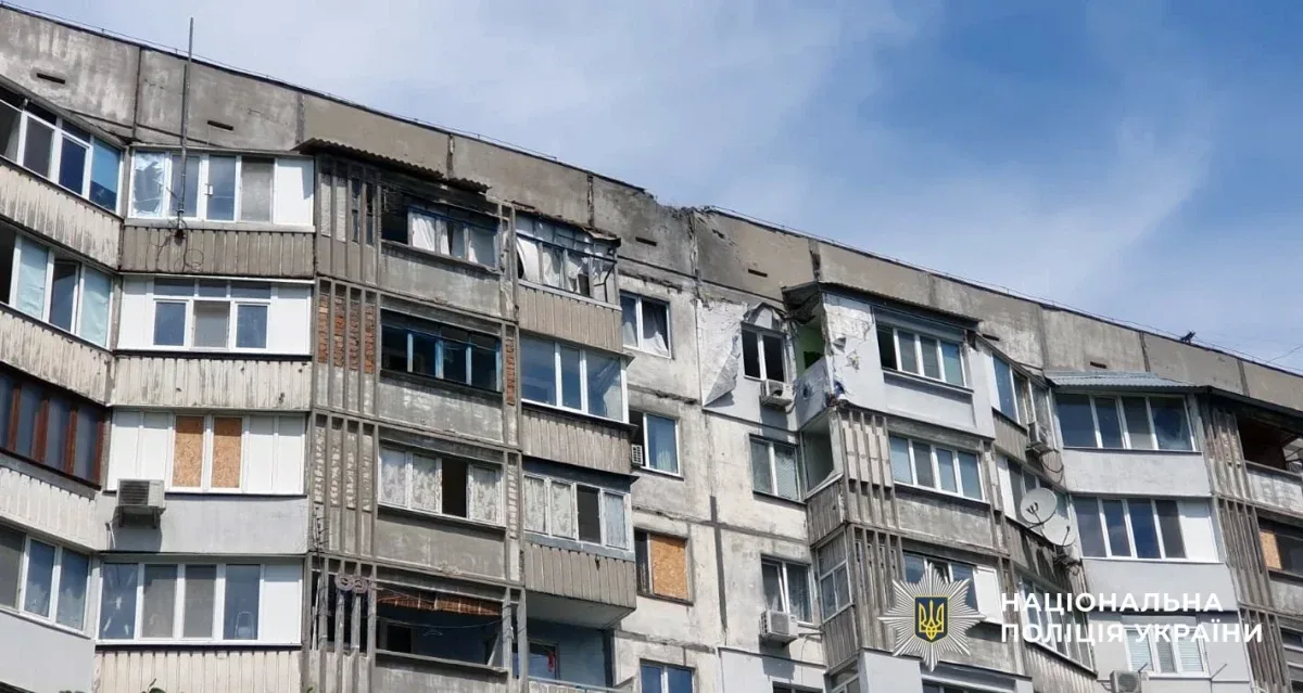 Наслідки обстрілів Херсонщини 27 липня, пошкоджені будинки та автомобілі після атак 5