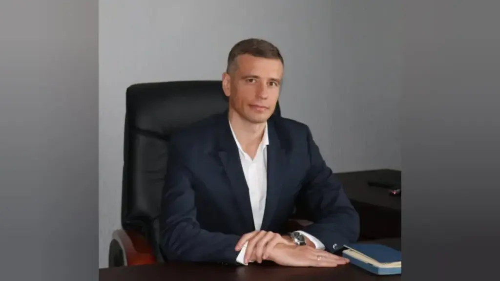 Ексначальник Херсонської митниці їздить на авто родичів і декларує “подарунки” від тещі