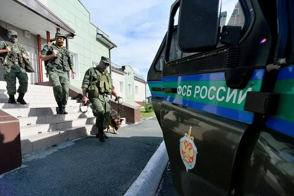 ФСБ затримала жителя Херсонщини, звинувачуючи в підготовці теракту проти військових РФ