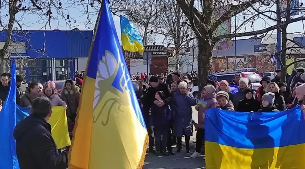 Голопристанська міськрада купує 30 прапорів за 15 525 гривень