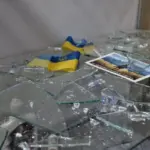Громадський транспорт Херсона, обладнаний спеціальною захисною плівкою на склі, задля зменшення розльоту уламків після вибухів та обстрілів.