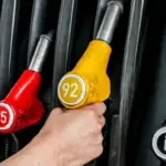 Каністра бензину, як символ дефіциту пального на окупованій Херсонщині, де зросли ціни