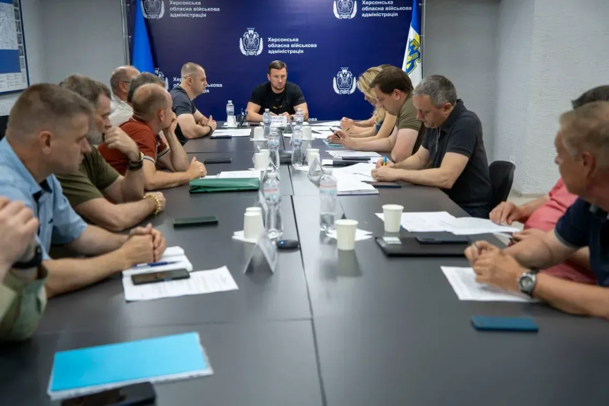 Ярослав Шанько та Олександр Прокудін під час наради щодо захисту інфраструктури Херсона та підготовки до опалювального сезону. 1
