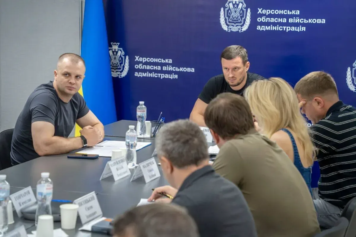 Ярослав Шанько та Олександр Прокудін під час наради щодо захисту інфраструктури Херсона та підготовки до опалювального сезону. 3