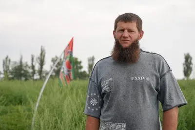 Херсонські кавуни на полі під час збору врожаю, солодкі, незважаючи на менший розмір 1