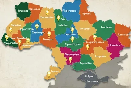 Сім'я евакуйованих з Херсона отримує допомогу в гуманітарному хабі 3