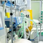 Двоє хлопчиків 10 та 14 років, що постраждали від російської дронової атаки в Херсоні, перебувають в реанімації.