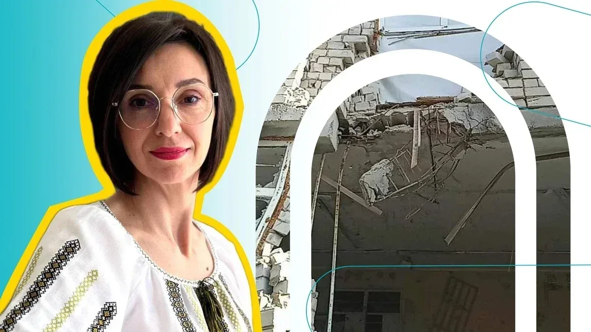 Жінка тримає в руках документ про освіту на фоні зруйнованого Херсона 4