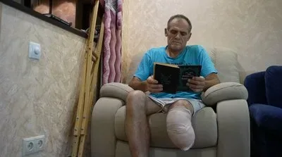 Сергій Нагорний, майстер «Парків Херсона», який втратив ногу через міну на даху під час роботи в Херсоні. 2