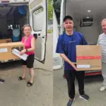Медичні працівники Херсонщини приймають коробки з ліками та засобами індивідуального захисту.