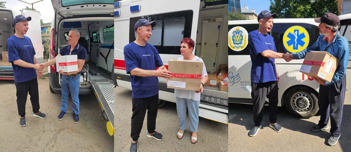 Медичні працівники Херсонщини приймають коробки з ліками та засобами індивідуального захисту. 2