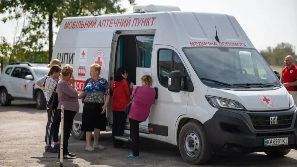 Мобільна аптека Червоного Хреста відвідає 23 села Херсонщини з 27 по 31 липня