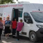Мобільна аптека Червоного Хреста надає медикаменти мешканцям сіл Херсонщини