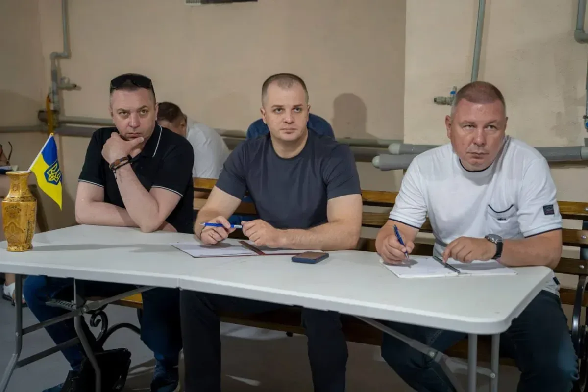Керівник Херсонської МВА Ярослав Шанько проводить зустріч з головами ОСББ у Херсоні. 1