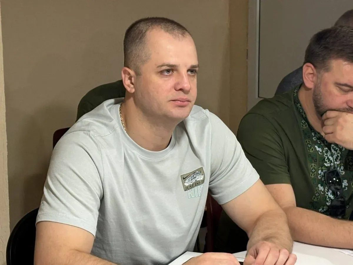 Ярослав Шанько під час зустрічі з головами ОСББ в Херсоні, обговорюючи питання підготовки до зими 4