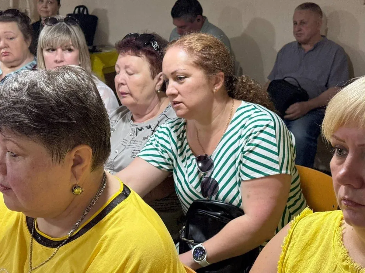 Ярослав Шанько під час зустрічі з головами ОСББ в Херсоні, обговорюючи питання підготовки до зими 7