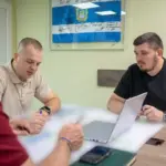 Очільник Херсонської МВА Ярослав Шанько під час обговорення створення нових укриттів у Херсоні