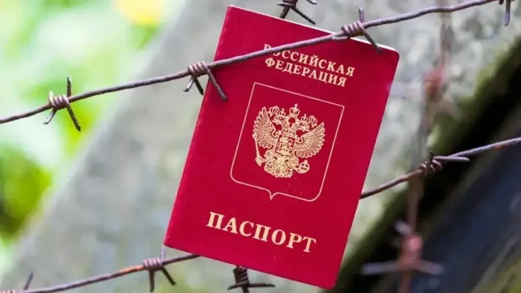 Окупанти на Херсонщині поширюють фейки про арешти за російські паспорти