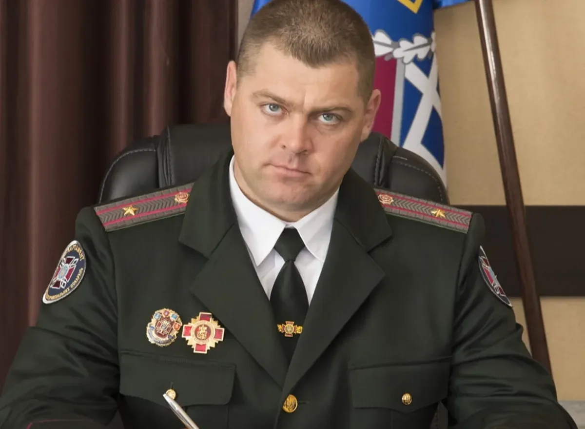 Пошкоджений автомобіль, біля якого, за заявою окупантів, стався замах на колаборанта Євгена Соболєва у Херсоні 1