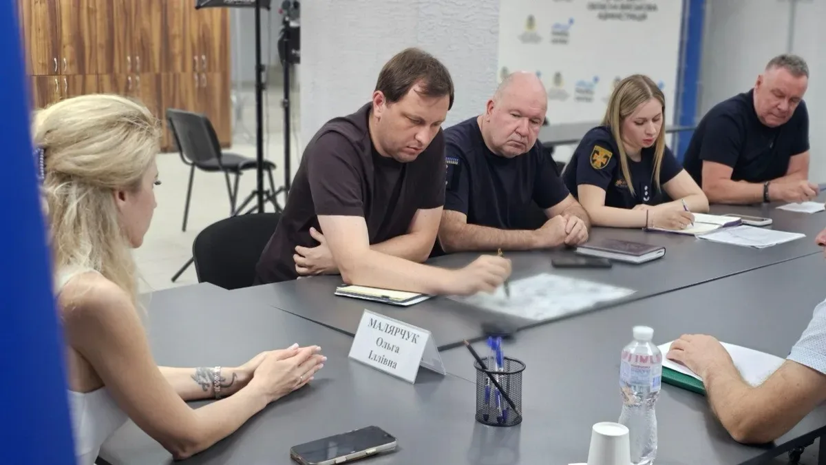 Ольга Малярчук проводить нараду з представниками поліції та ДСНС щодо посилення безпеки на дорогах Херсонщини 1
