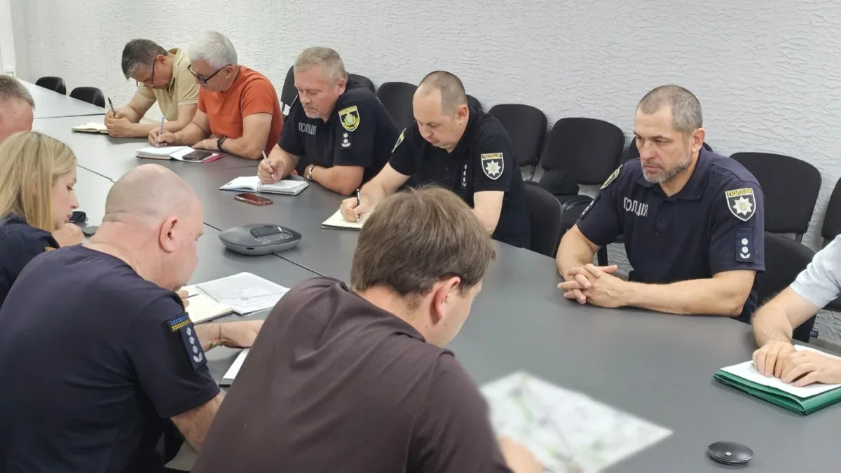 Ольга Малярчук проводить нараду з представниками поліції та ДСНС щодо посилення безпеки на дорогах Херсонщини 3