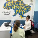 Медичні працівники надають допомогу внутрішньо переміщеним особам з Херсонщини у Хмельницькому