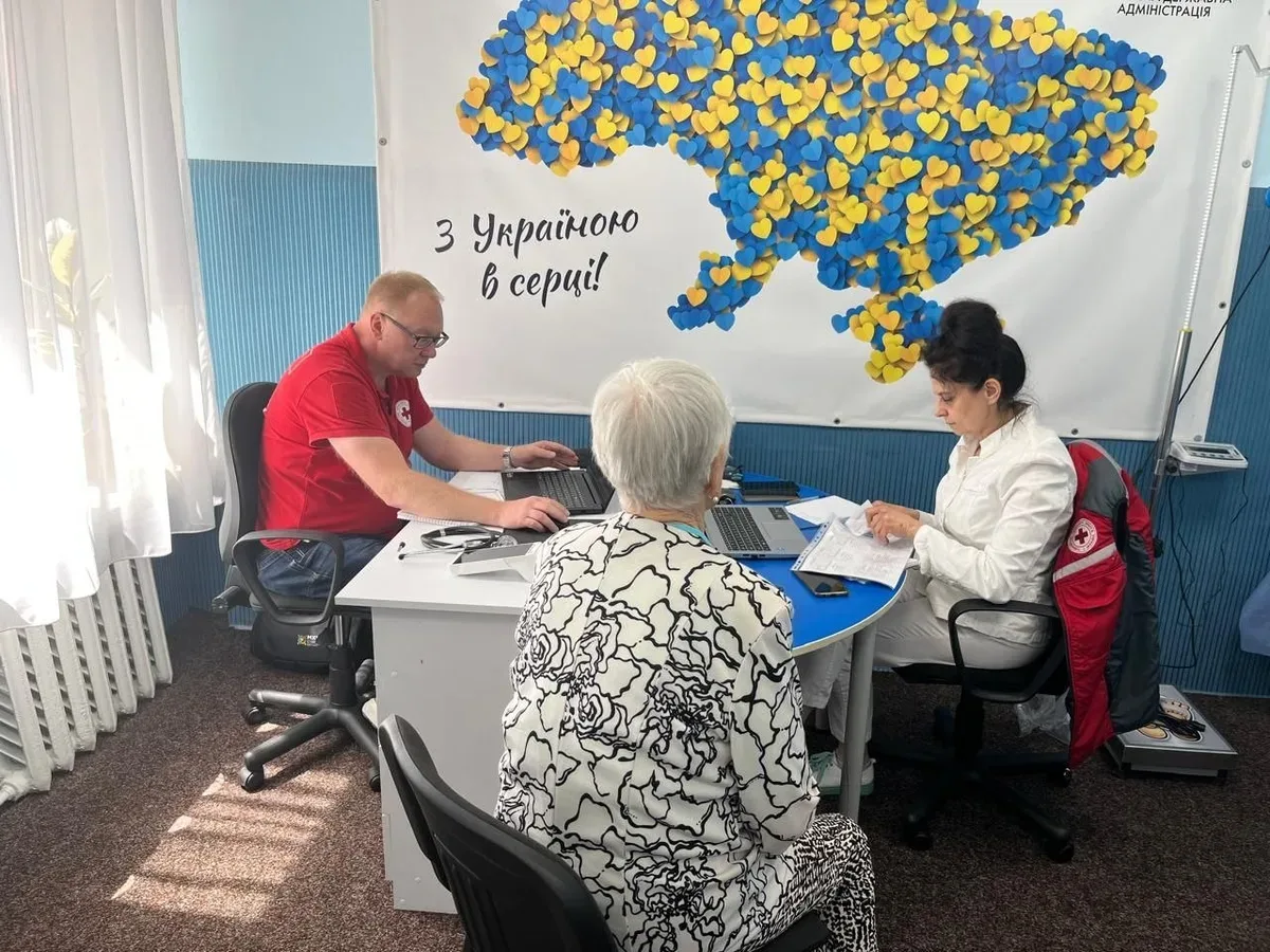 Медичні працівники надають допомогу внутрішньо переміщеним особам з Херсонщини у Хмельницькому 2