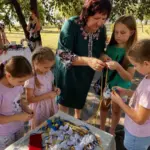 Переселенці з Херсонщини проводять благодійний ярмарок у Миколаєві для збору коштів на підтримку ЗСУ