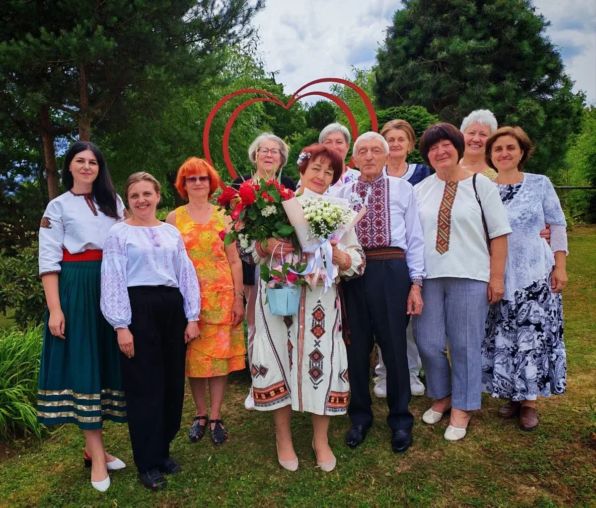 Пара молодят, Надія та Василь, переселенці з Олешок, святкують весілля на Івано-Франківщині 3