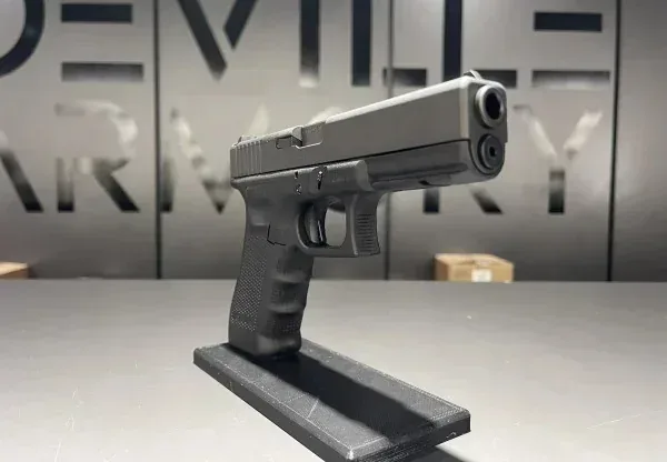 Поліція Херсонщини купує тренувальний пістолет Glock за 58 тис грн