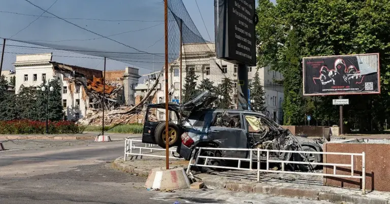 Пошкоджені будинки Херсона після російських обстрілів
