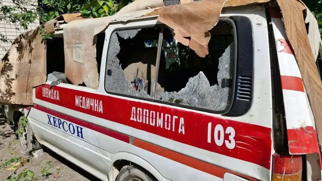Російська омбудсменка звинуватила ЗСУ у знищенні швидких в Олешках — це фейк