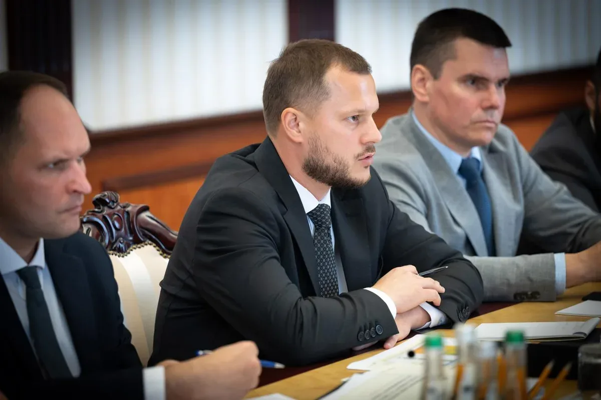 Прем'єр-міністр Сергій Корецький на засіданні з міністерствами 2