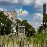 Документи та матеріали суду, які стосуються справи про розкрадання коштів на ремонті скверу в Херсоні