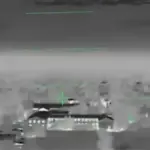 Удар безпілотника по вузлу спецзв'язку російських військ на Херсонщині, зафіксований на відео
