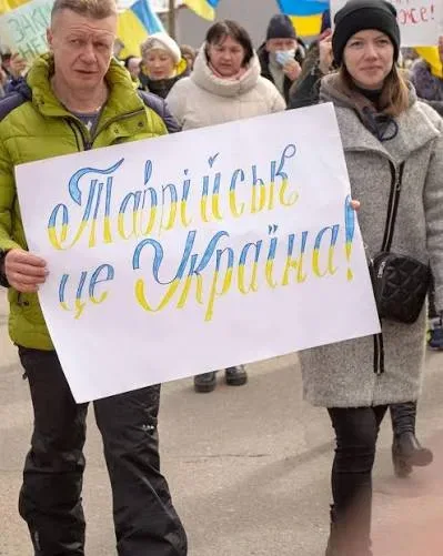 Таврійський ліцей №2, навчання під час окупації, діти на дистанційному навчанні 1